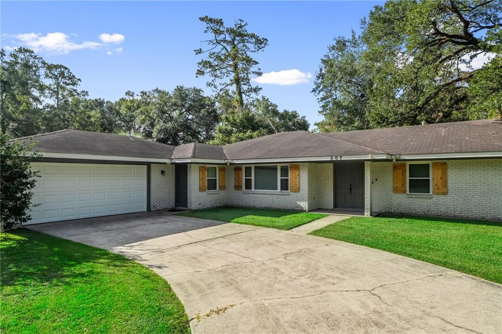 Homes for sale in Covington, LA | 307 W 10 Th Avenue, Covington, LA 70433 | MLS# NO2523400