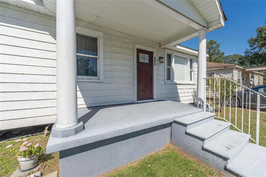 Homes for sale in Pineville, LA | 201 Davis Dr, Pineville, LA 71360 | MLS# CN2524387