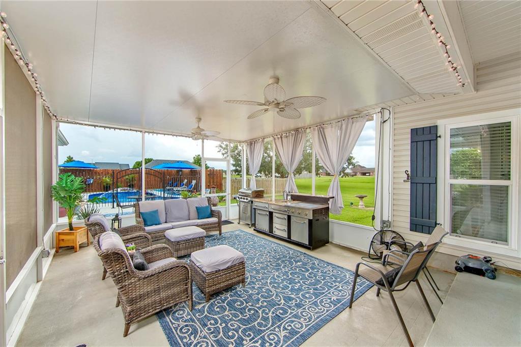 Homes for sale in Thibodaux, LA | 2405 St Mary Street, Thibodaux, LA 70301 | MLS# NO2524374