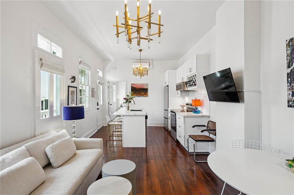 Homes for sale in New Orleans, LA | 2906 Prytania Street #204, New Orleans, LA 70115 | MLS# NO2524541