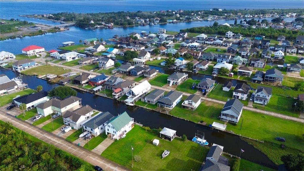 Homes for sale in Barataria, LA | 4921 Lisa Ann Dr, Barataria, LA 70036 | MLS# NO2524600