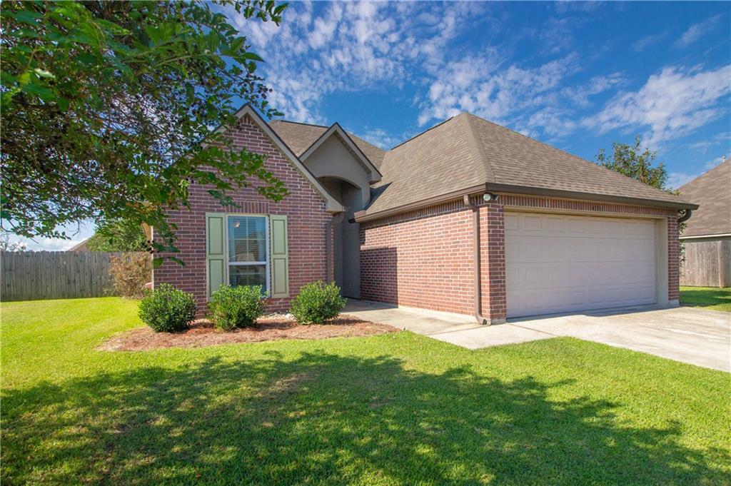 Homes for sale in Prairieville, LA | 42365 Pebblestone Avenue, Prairieville, LA 70769 | MLS# NO2525475