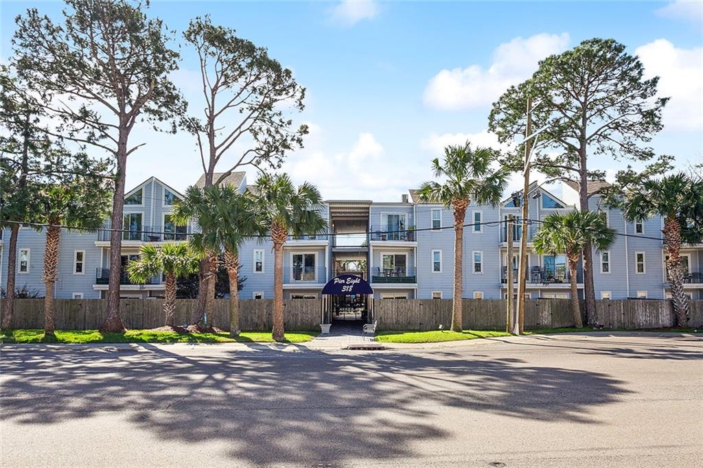 Homes for sale in New Orleans, LA | 318 Lake Marina Avenue #303, New Orleans, LA 70124 | MLS# NO2527010