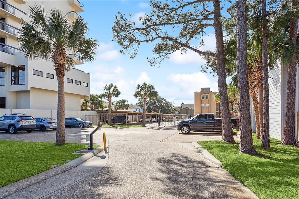 Homes for sale in New Orleans, LA | 318 Lake Marina Avenue #303, New Orleans, LA 70124 | MLS# NO2527010