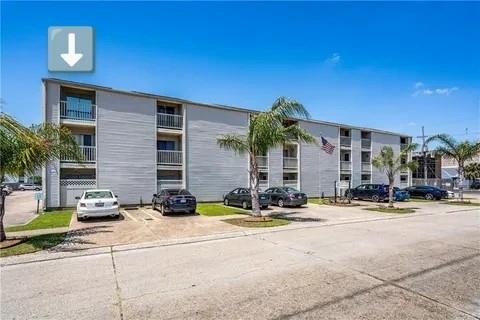 Homes for sale in Metairie, LA | 2330 Edenborn Avenue #301, Metairie, LA 70001 | MLS# NO2527105