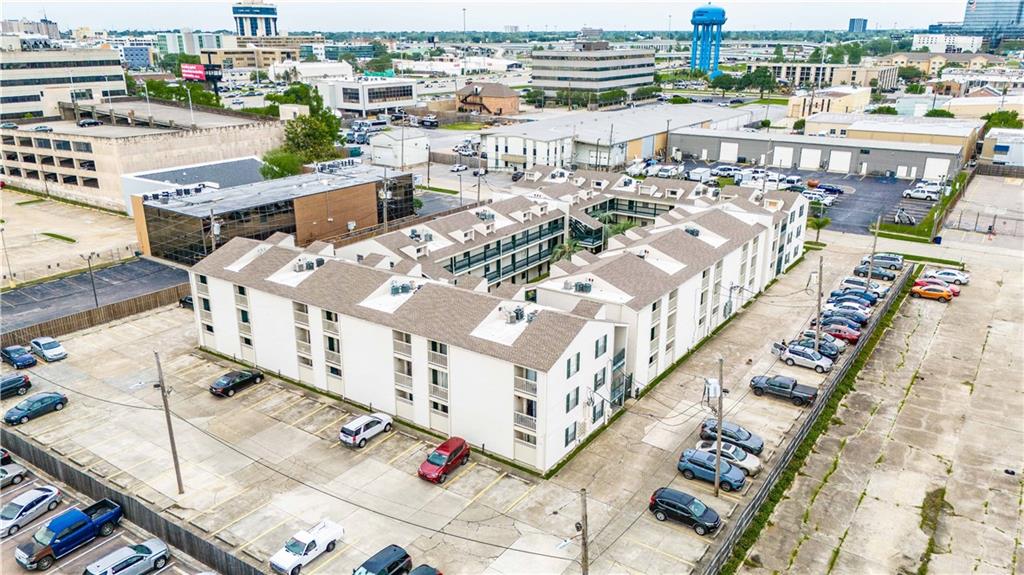 Homes for sale in Metairie, LA | 2330 Edenborn Avenue #301, Metairie, LA 70001 | MLS# NO2527105