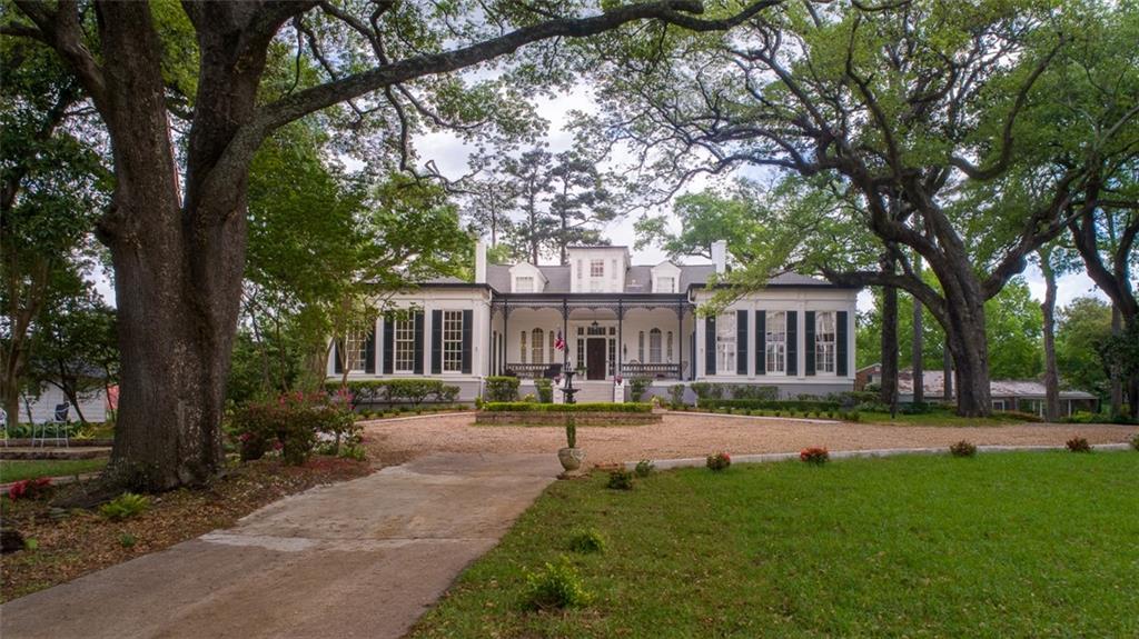 Homes for sale in Natchez, MS | 307 Oak Street, Natchez, MS 39120 | MLS# NO2525957