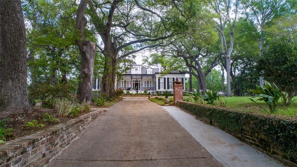 Homes for sale in Natchez, MS | 307 Oak Street, Natchez, MS 39120 | MLS# NO2525957