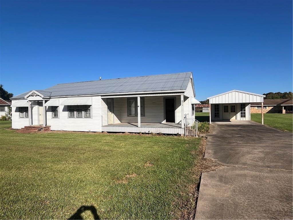 Homes for sale in Hessmer, LA | 1838 115 Hwy, Hessmer, LA 71341 | MLS# CN2527086