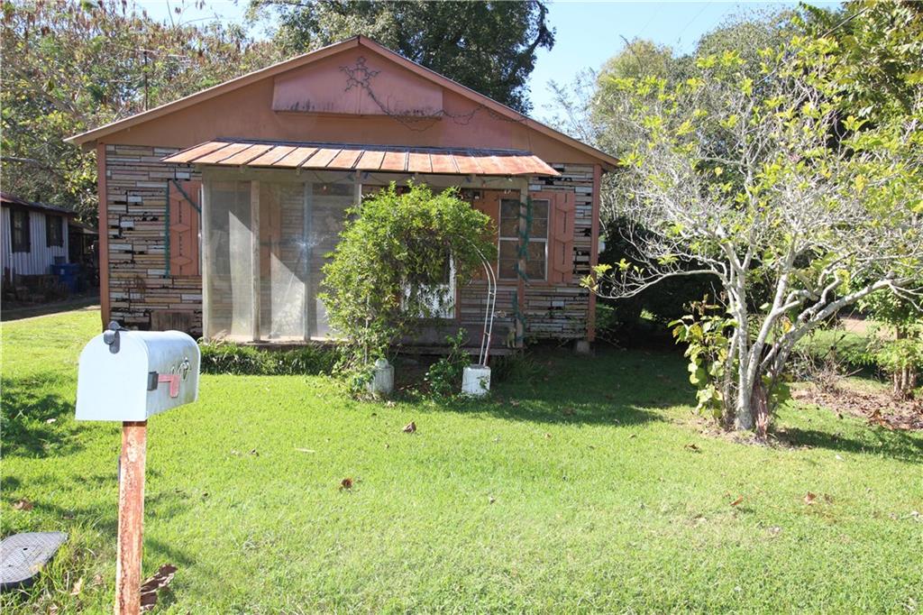 Homes for sale in Bunkie, LA | 106 E Commercial Street, Bunkie, LA 71322 | MLS# CN2527428