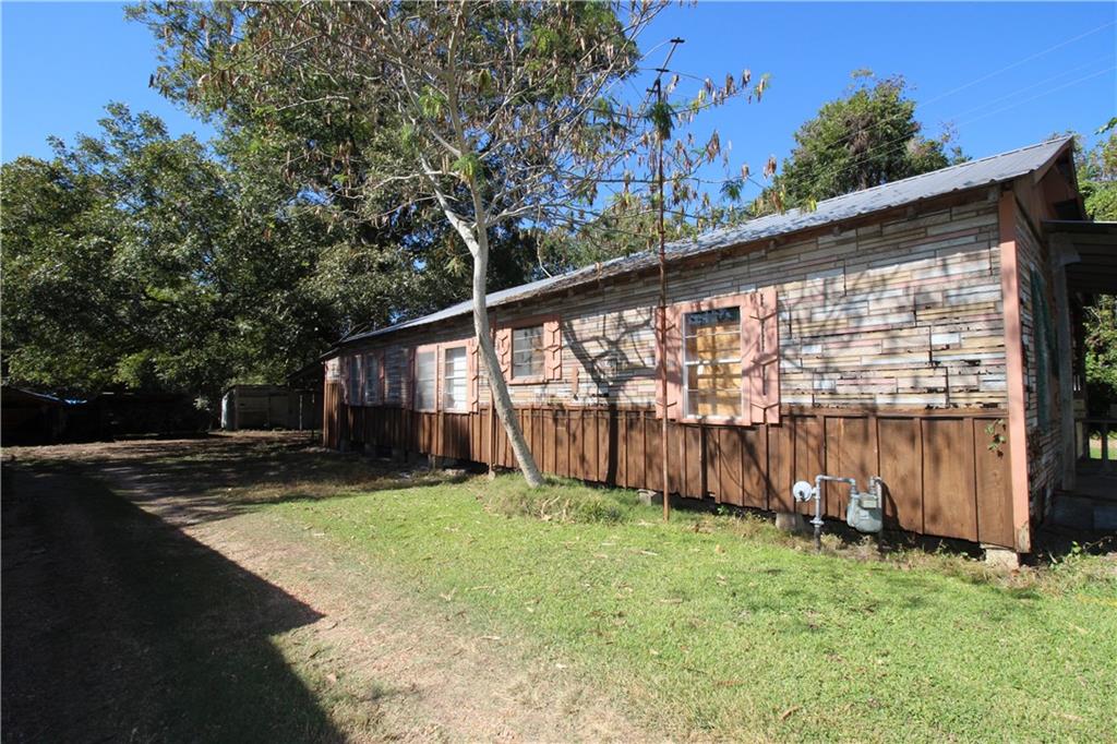 Homes for sale in Bunkie, LA | 106 E Commercial Street, Bunkie, LA 71322 | MLS# CN2527428