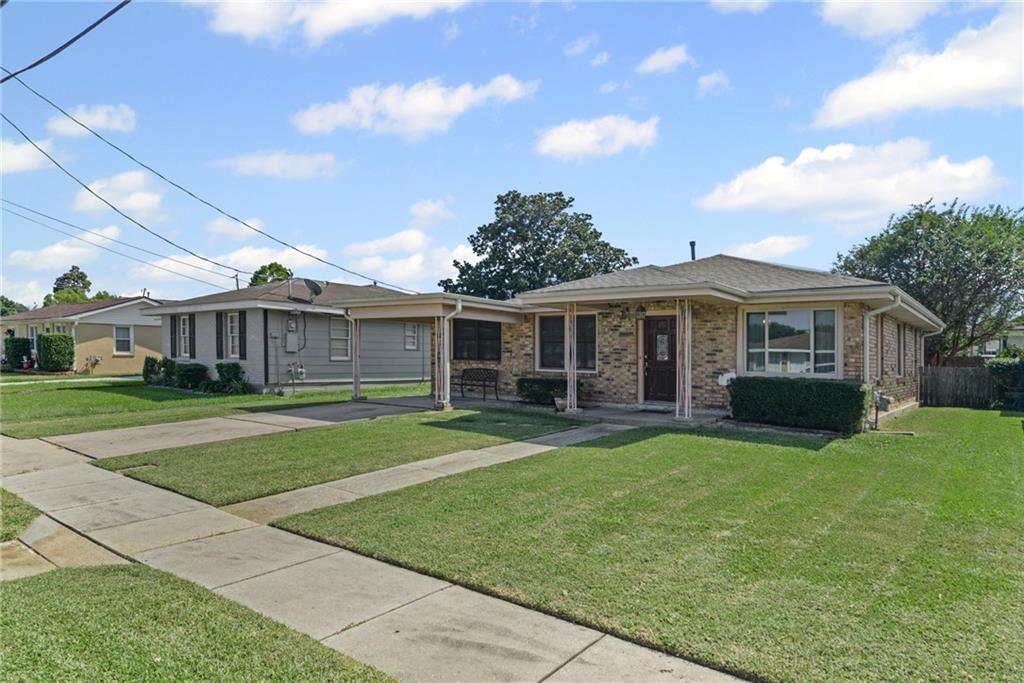 Homes for sale in Gretna, LA | 9 Maple Lane, Gretna, LA 70053 | MLS# NO2527717