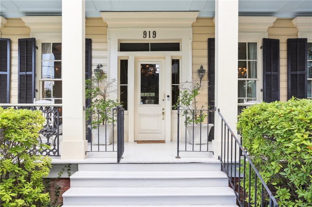 Homes for sale in New Orleans, LA | 919 Robert Street, New Orleans, LA 70115 | MLS# NO2527917