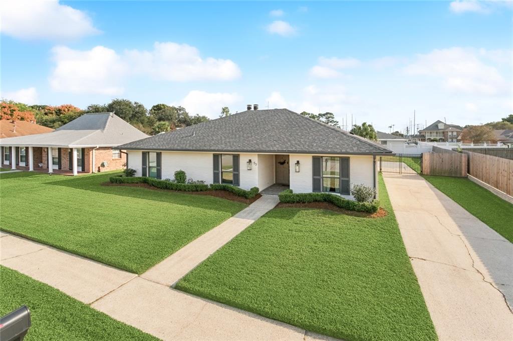 Homes for sale in Kenner, LA | 53 Woodlake Boulevard, Kenner, LA 70065 | MLS# NO2525995