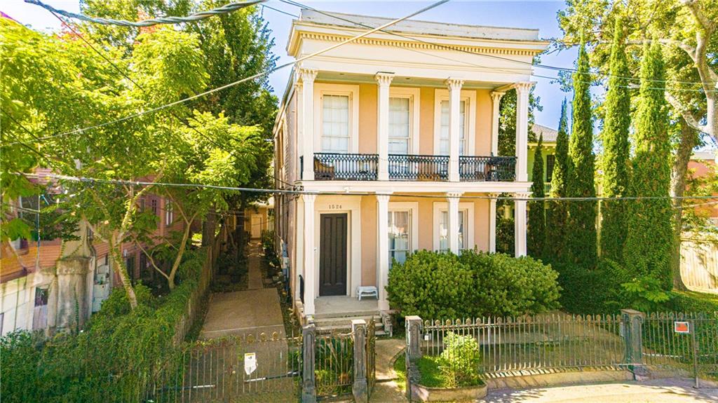 Homes for sale in New Orleans, LA | 1524 Euterpe Street #1-A, New Orleans, LA 70130 | MLS# NO2528082