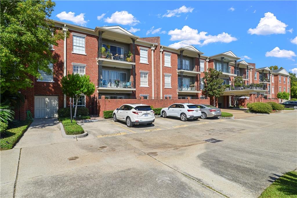 Homes for sale in Metairie, LA | 501 Rue St Peter Street #207, Metairie, LA 70005 | MLS# NO2527978