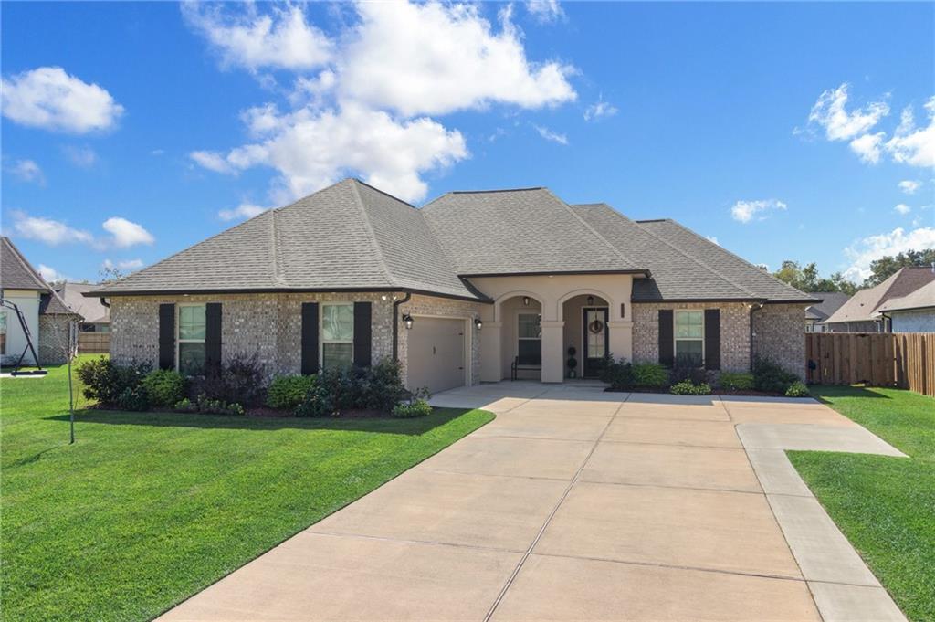 Homes for sale in Belle Chasse, LA | 124 Cypress Park Lane, Belle Chasse, LA 70037 | MLS# NO2529050