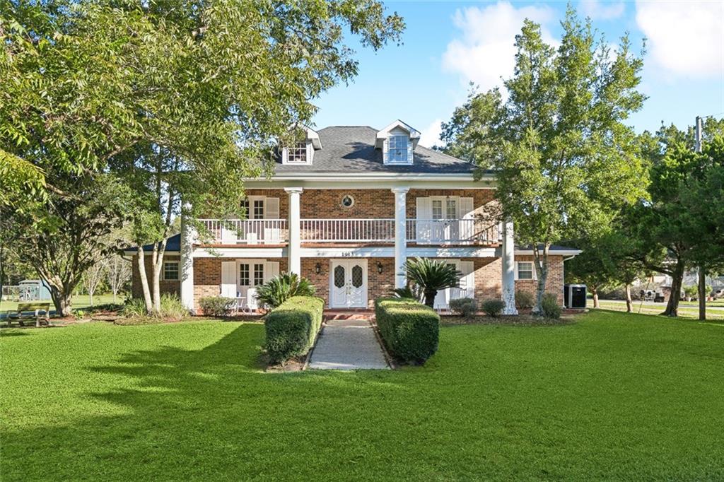 Homes for sale in St. Bernard, LA | 1913 Bayou Road, St. Bernard, LA 70085 | MLS# NO2526617