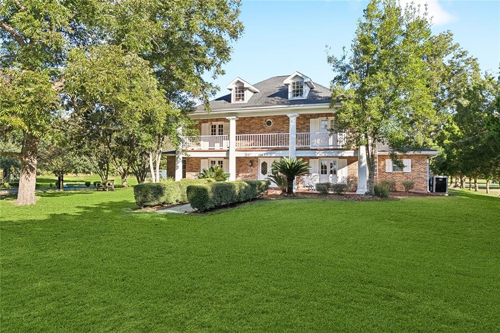 Homes for sale in St. Bernard, LA | 1913 Bayou Road, St. Bernard, LA 70085 | MLS# NO2526617