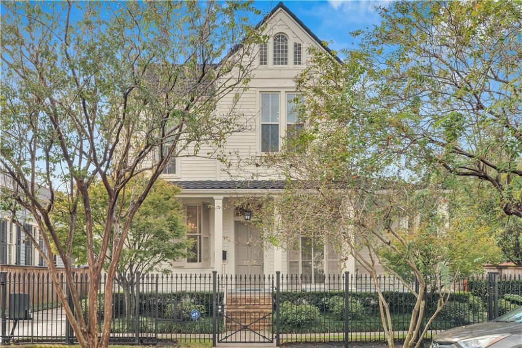 Homes for sale in New Orleans, LA | 3914 Prytania Street, New Orleans, LA 70115 | MLS# NO2527826