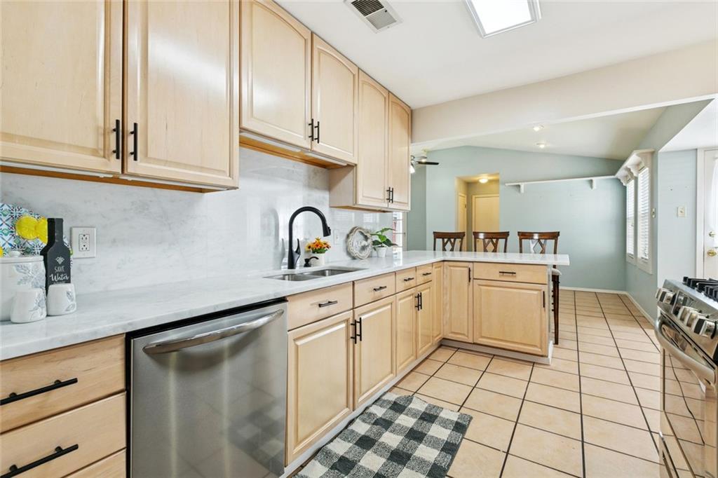 Homes for sale in River Ridge, LA | 413 Moss Lane, River Ridge, LA 70123 | MLS# NO2529170