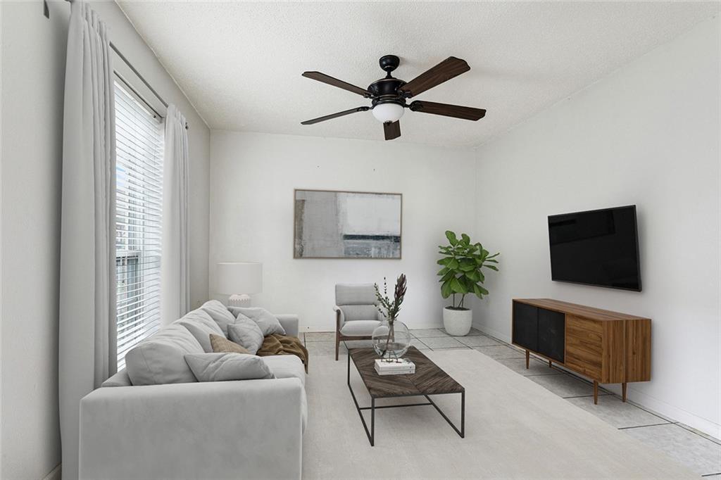 Homes for sale in Kenner, LA | 1725 Newport Pl #4, Kenner, LA 70065 | MLS# NO2529496