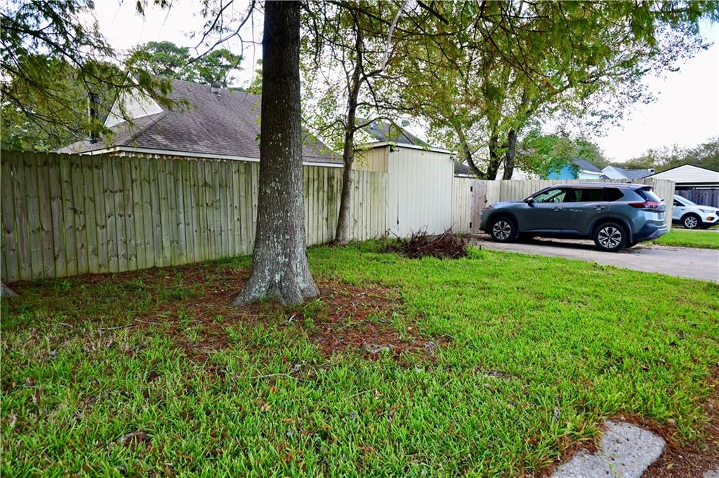 Homes for sale in Baton Rouge, LA | 765 Fawn Lake Dr, Baton Rouge, LA 70816 | MLS# NO2530353