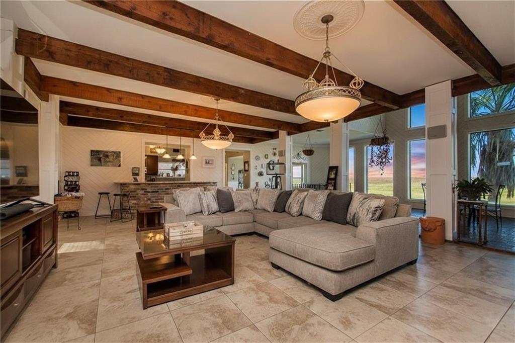 Homes for sale in Kenner, LA | 28 Mesa Street, Kenner, LA 70065 | MLS# NO2530439