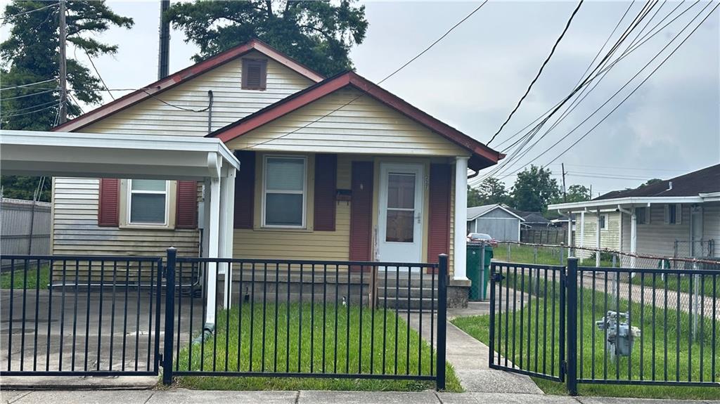 Homes for sale in Westwego, LA | 227 Laroussini Street, Westwego, LA 70094 | MLS# NO2530363