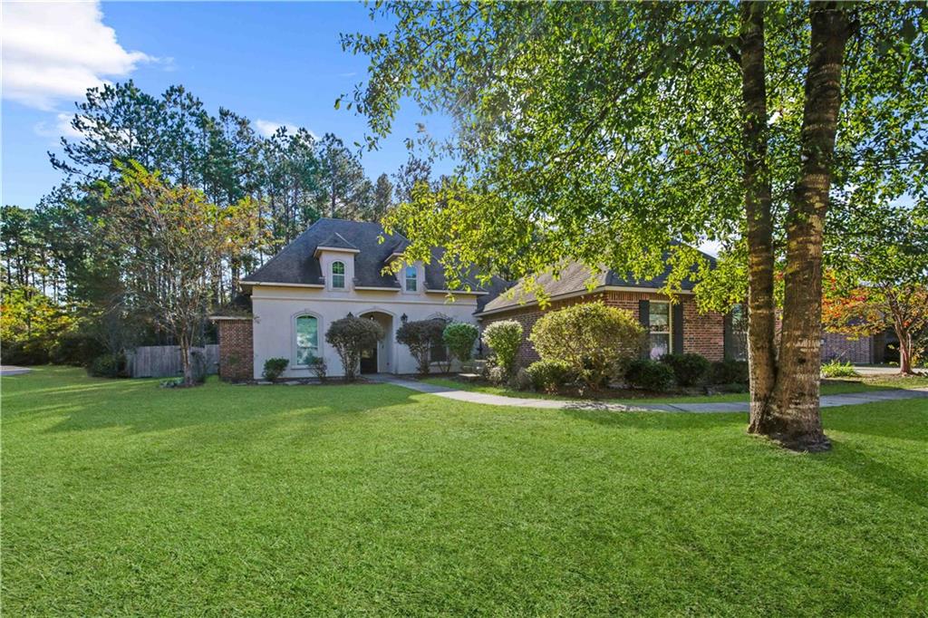 Homes for sale in Covington, LA | 201 Acadia Park Dr, Covington, LA 70435 | MLS# NO2530242