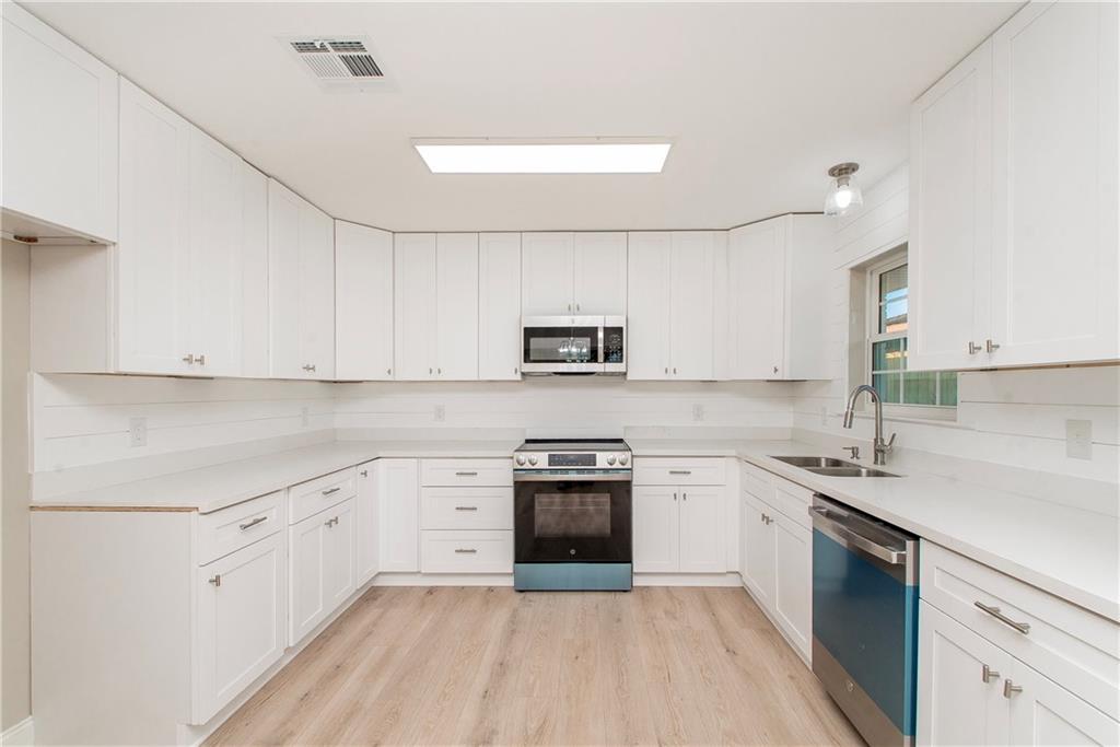 Homes for sale in Laplace, LA | 1604 Williamsburg Dr, Laplace, LA 70068 | MLS# NO2530301