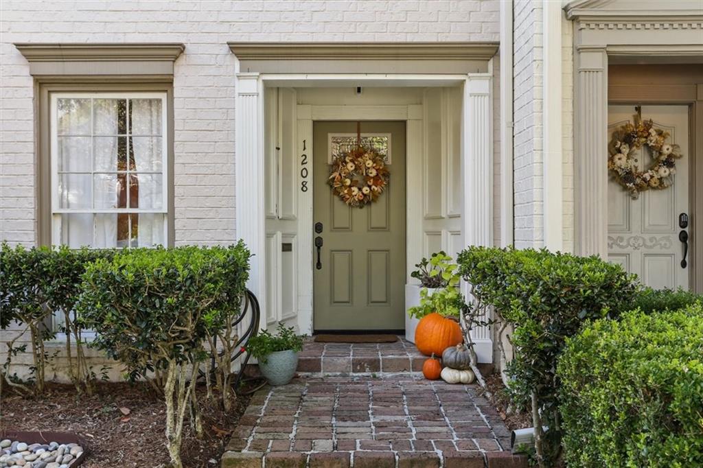 Homes for sale in New Orleans, LA | 1208 Aline Street, New Orleans, LA 70115 | MLS# NO2531252