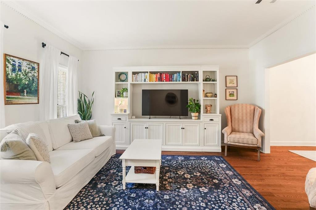 Homes for sale in New Orleans, LA | 1208 Aline Street, New Orleans, LA 70115 | MLS# NO2531252