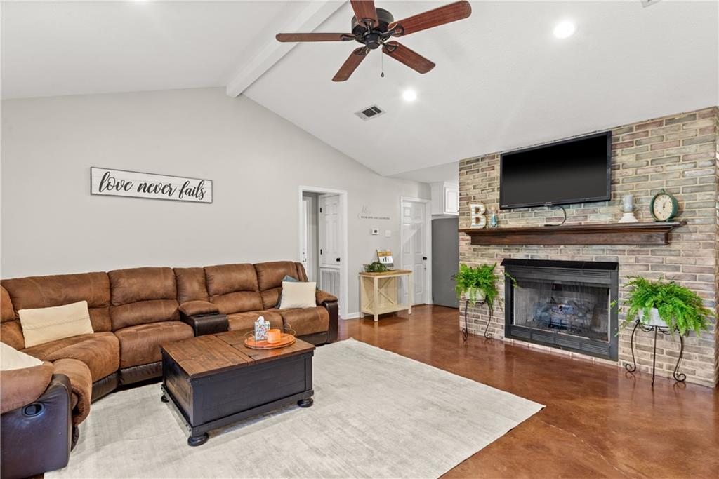 Homes for sale in Deville, LA | 204 Nation Road, Deville, LA 71328 | MLS# CN2529403