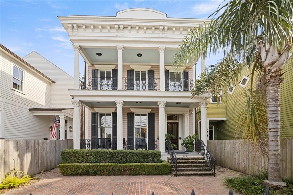 Homes for sale in New Orleans, LA | 927 Valence Street, New Orleans, LA 70115 | MLS# NO2529684