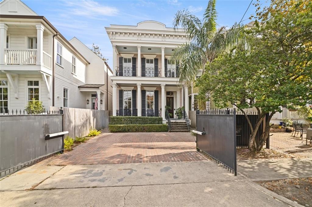 Homes for sale in New Orleans, LA | 927 Valence Street, New Orleans, LA 70115 | MLS# NO2529684