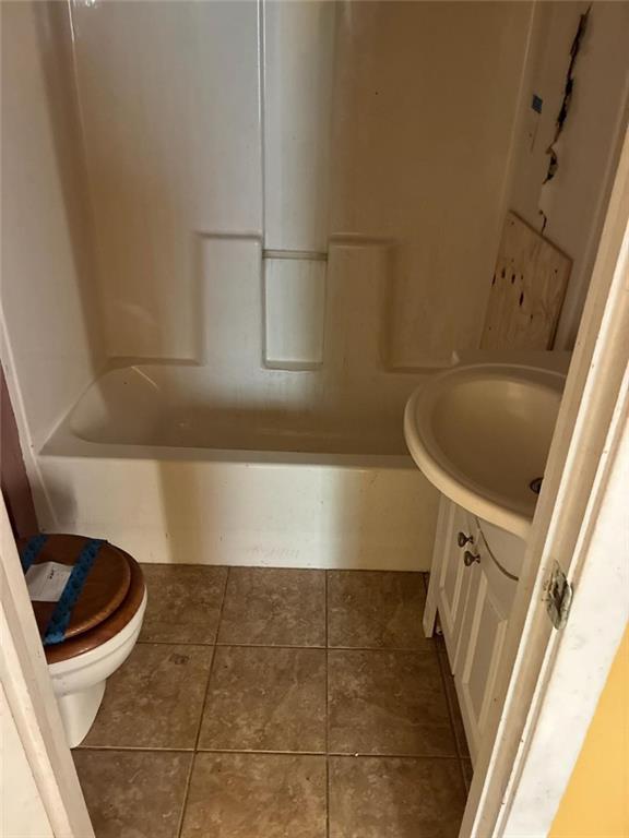 Homes for sale in Westwego, LA | 74 Elaine Dr, Westwego, LA 70094 | MLS# NO2531768