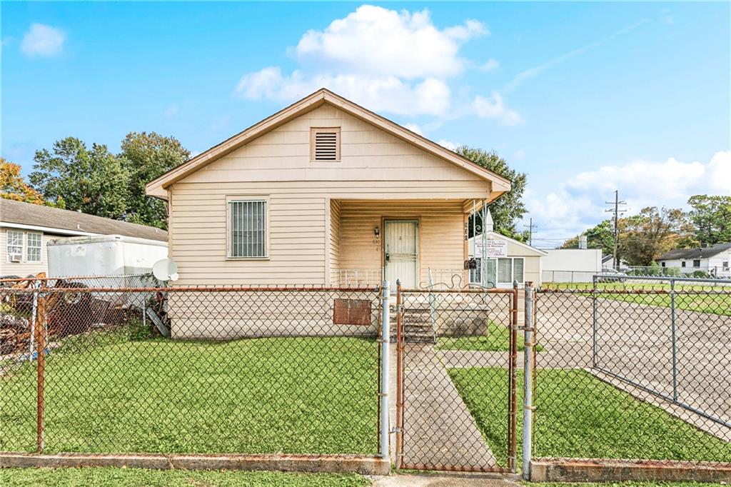 Homes for sale in New Orleans, LA | 930 Thayer Street, New Orleans, LA 70114 | MLS# NO2526981