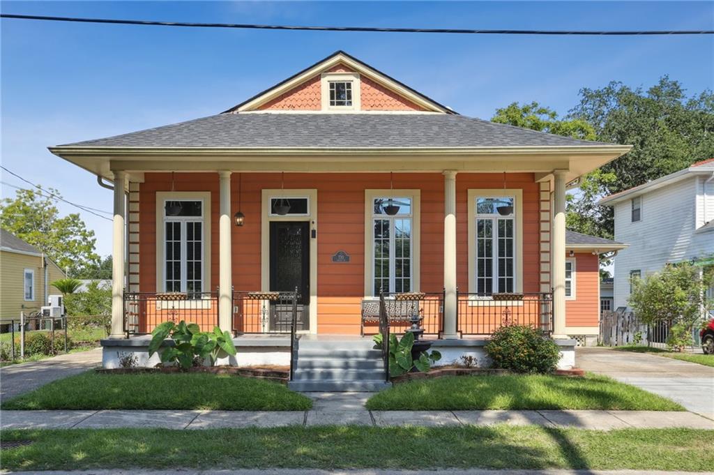 Homes for sale in Arabi, LA | 730 Angela Avenue, Arabi, LA 70032 | MLS# NO2531952