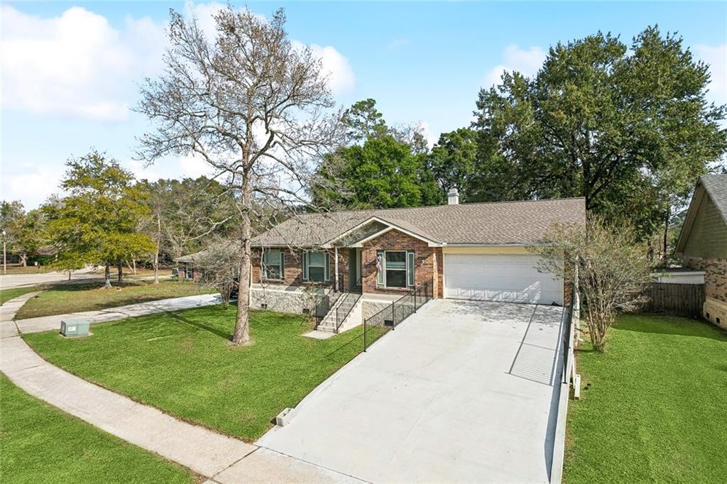 Homes for sale in Slidell, LA | 120 Pine Circle, Slidell, LA 70458 | MLS# NO2532399