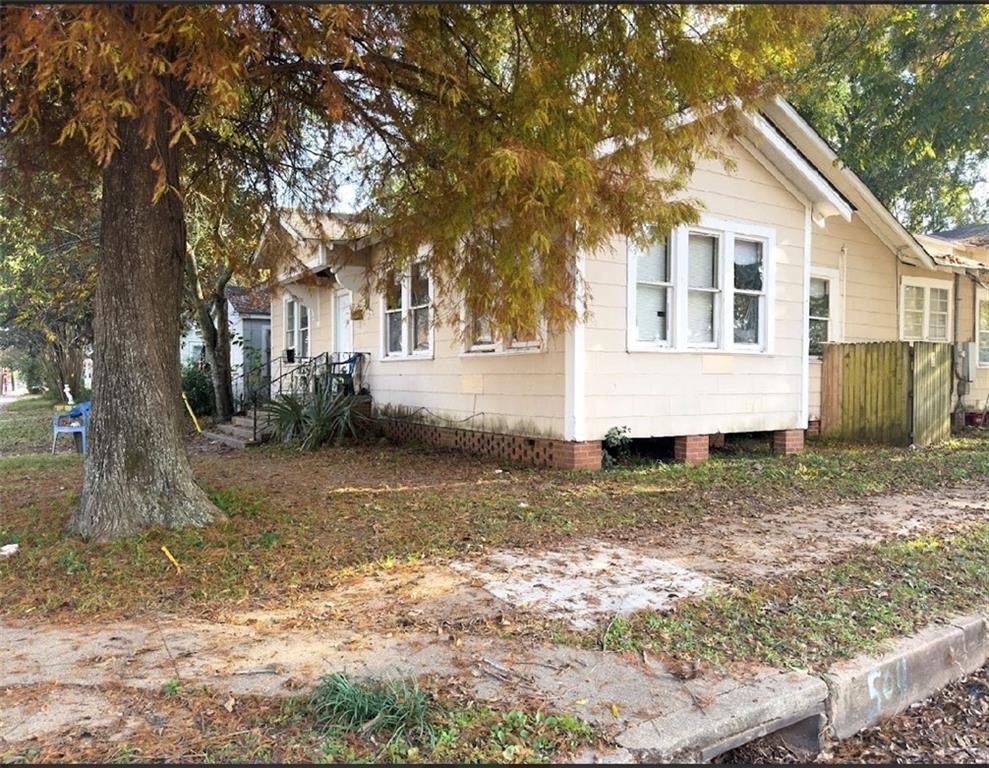 Homes for sale in Alexandria, LA | 504 Chester Street Street, Alexandria, LA 71301 | MLS# CN2532235