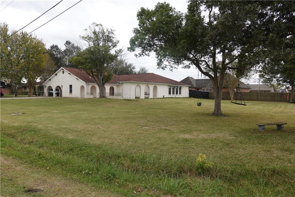 Homes for sale in Des Allemands, LA | 102 Pleasant Valley Dr, Des Allemands, LA 70030 | MLS# NO2532132