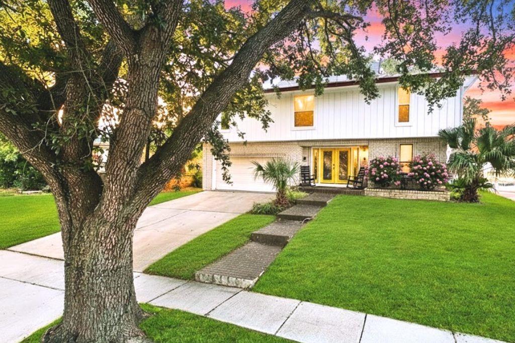 Homes for sale in New Orleans, LA | 4610 Murano Road, New Orleans, LA 70129 | MLS# NO2532130