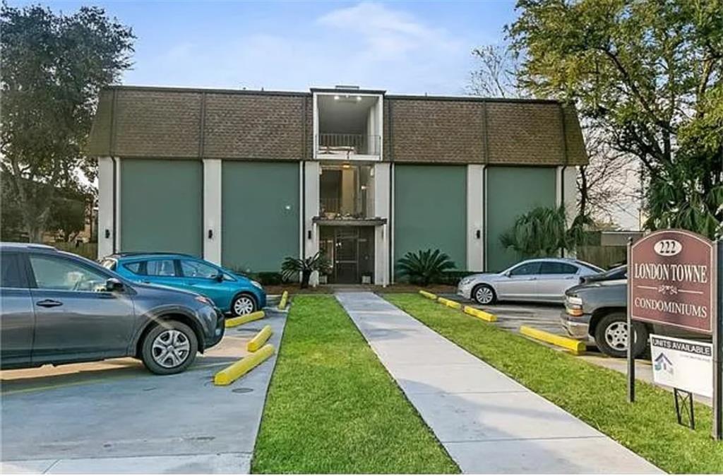Homes for sale in Metairie, LA | 222 London Avenue #110, Metairie, LA 70005 | MLS# NO2532704