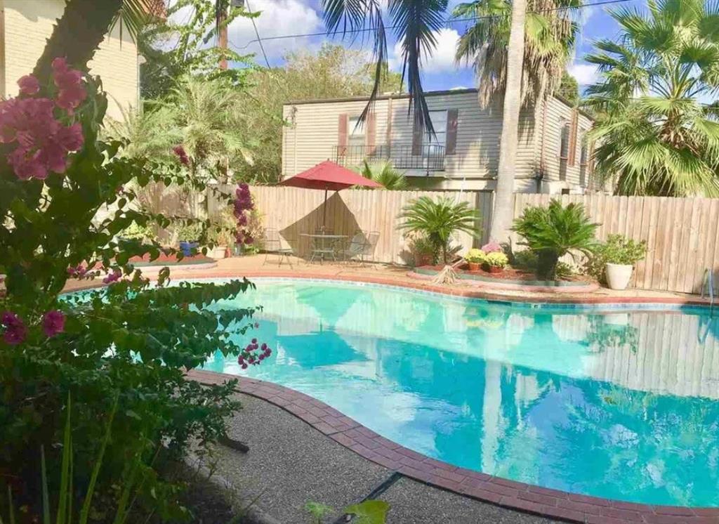 Homes for sale in Metairie, LA | 222 London Avenue #110, Metairie, LA 70005 | MLS# NO2532704