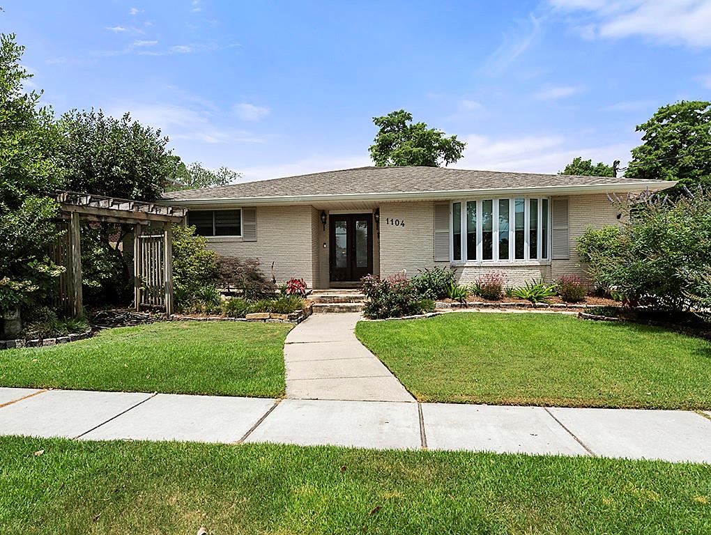 Homes for sale in Metairie, LA | 1104 Sena Dr, Metairie, LA 70005 | MLS# NO2532800