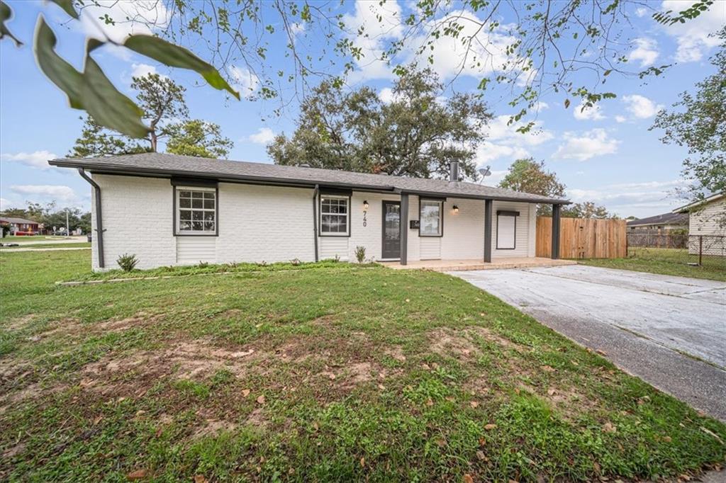 Homes for sale in Gretna, LA | 740 Willowbrook Dr, Gretna, LA 70056 | MLS# NO2532756