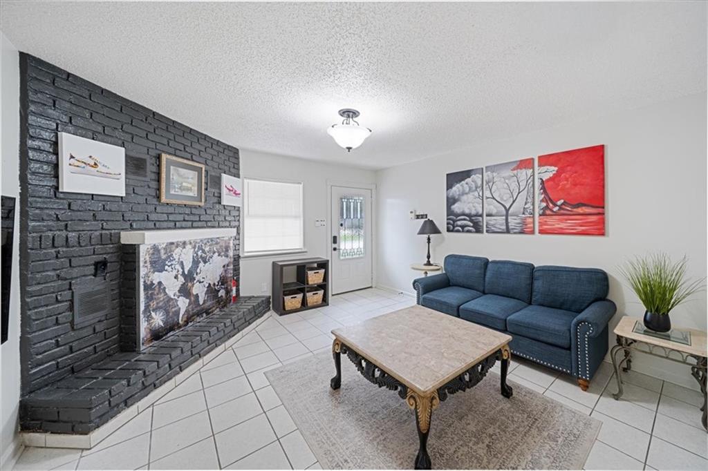 Homes for sale in Gretna, LA | 740 Willowbrook Dr, Gretna, LA 70056 | MLS# NO2532756