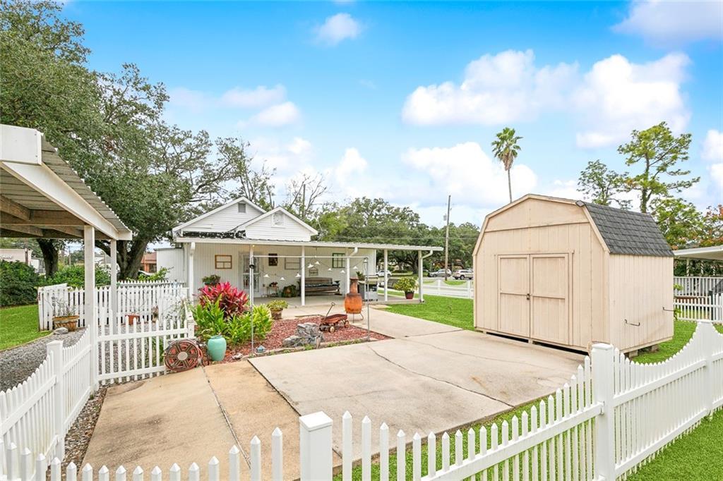 Homes for sale in Belle Chasse, LA | 8703 La 23 Hwy, Belle Chasse, LA 70037 | MLS# NO2532359