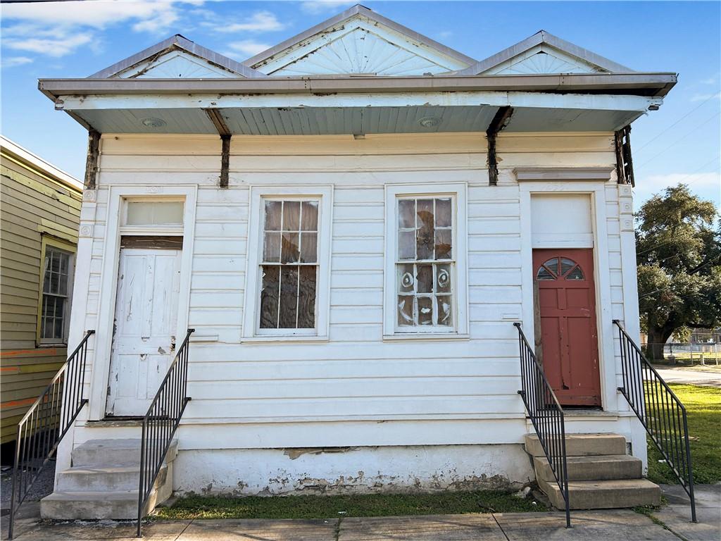 Homes for sale in New Orleans, LA | 2528 Freret Street, New Orleans, LA 70113 | MLS# NO2533189